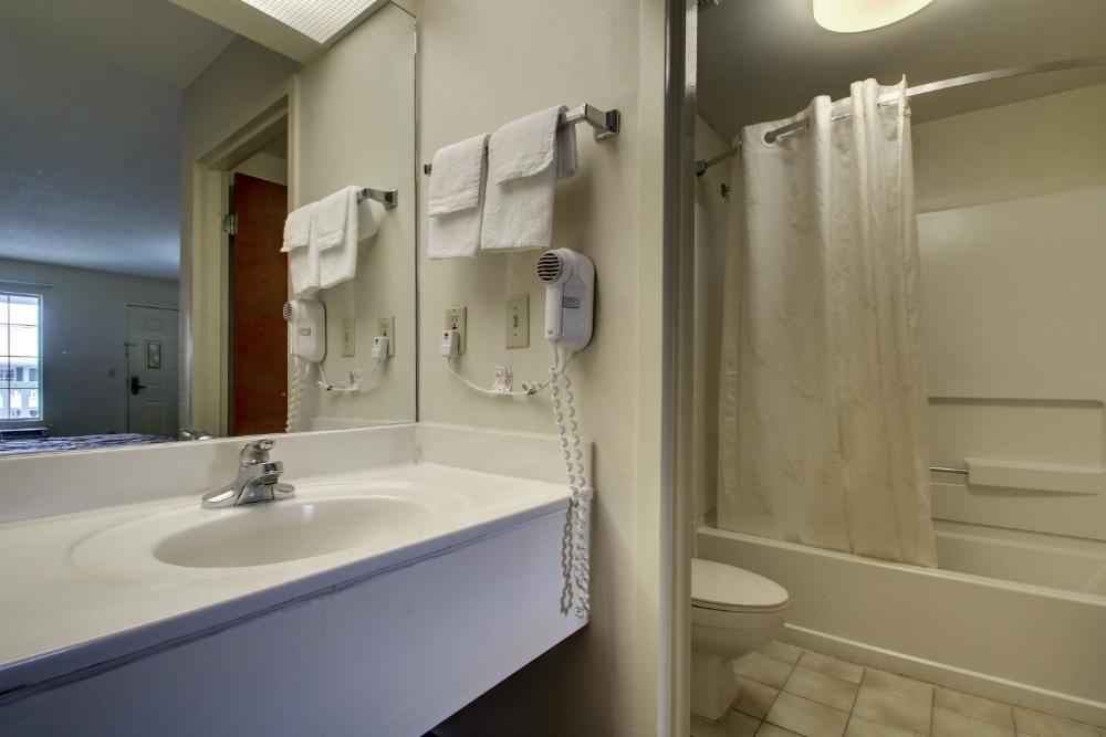 Double Room with Two Double Beds interior